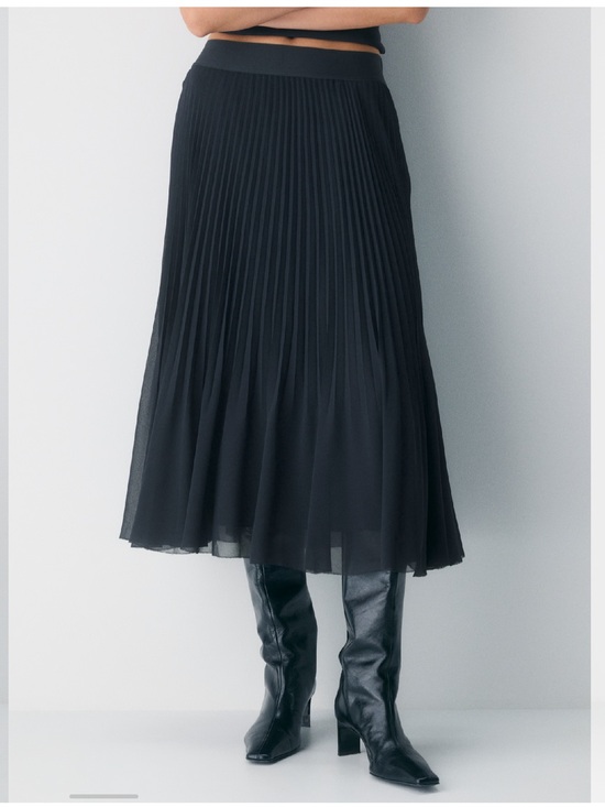 Aritzia Dresses & Skirts - Wilfred Black Pleated Midi Skirt Size 4